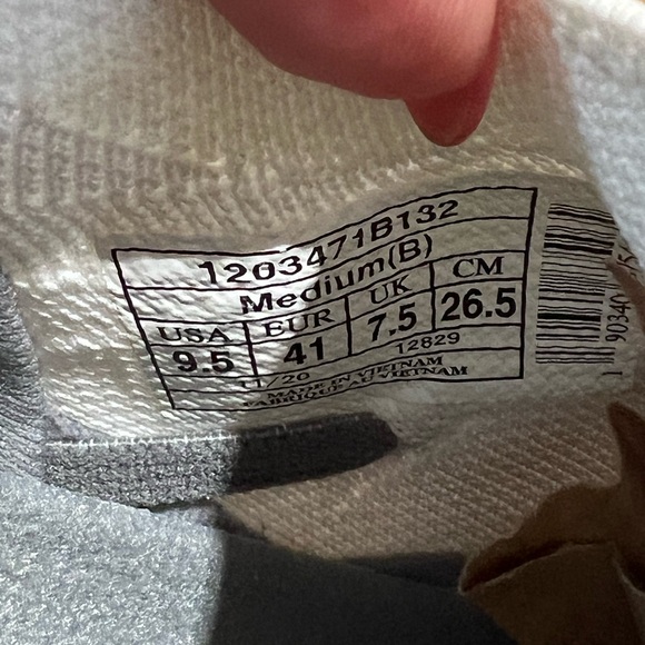 Brooks Levitate 4 LE (Limited Edition) Slip-on White Shoes Women’s Size 9.5 - Picture 8 of 10